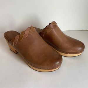 Frye Womens Brown Leather Mille Braid Leather Slip On Mules Clogs Size 8